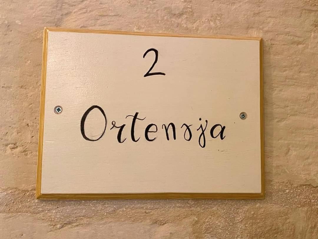 Отель Il-Blanzun Central Boutique Living Zebbug  Экстерьер фото