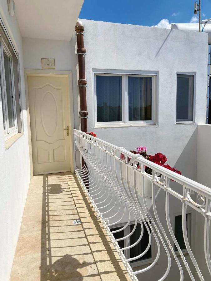 Отель Il-Blanzun Central Boutique Living Zebbug  Экстерьер фото